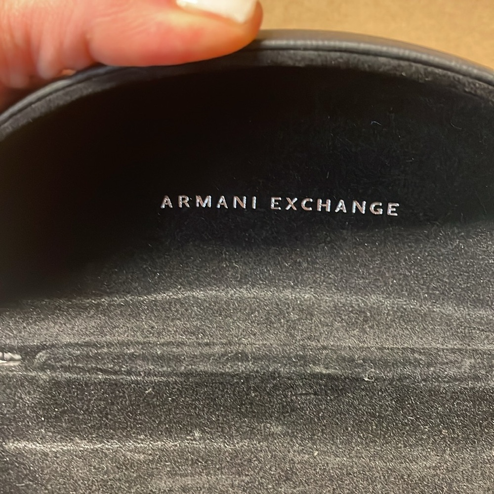 Armani Exchange case - Picture 7 of 7